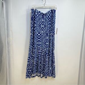 Liz& Me for Catherines' Size 18-20W
Blue and White Pattern Pull On Maxi Skirt